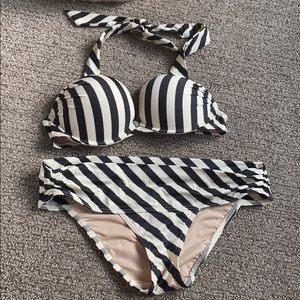 NEVER BEEN WORN Victoria secret swimsuit